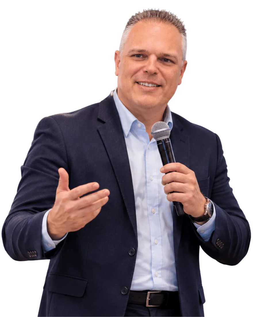 Fabiano Baggenstoss palestrando sobre gestão de riscos